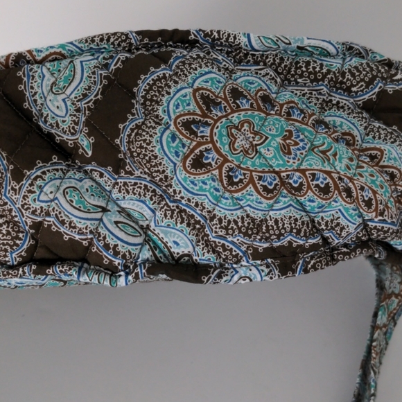 NWOT. Larger Quilted Shoulder Handbag - Picture 7 of 8